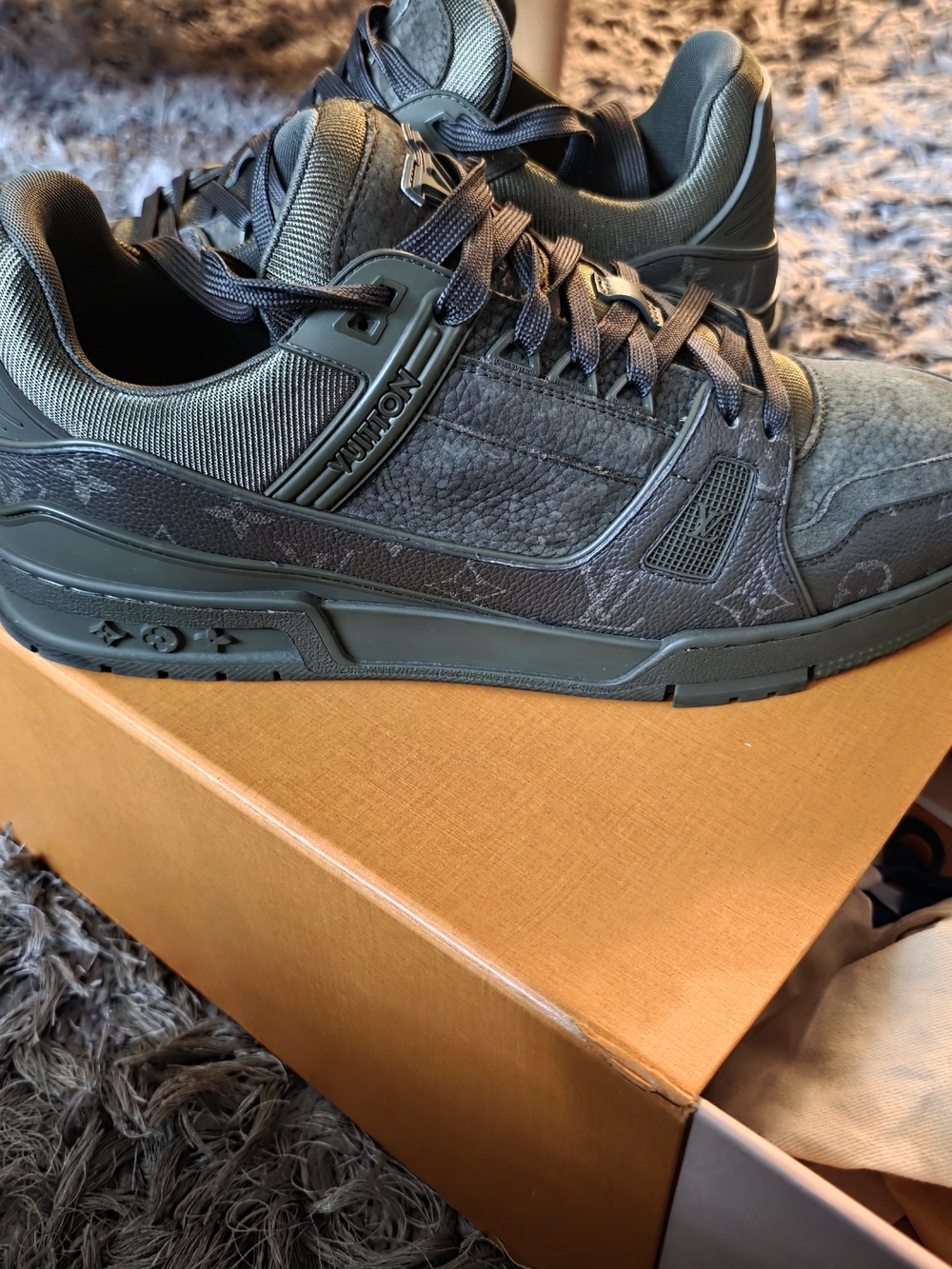 Louis Vuitton Men's Green Low-Top Sneakers